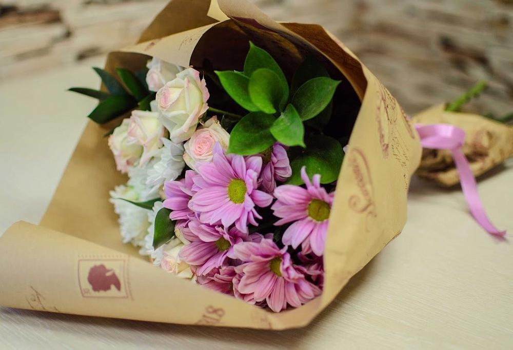 Букет цветов из: Розы и Хризантемы в Начале