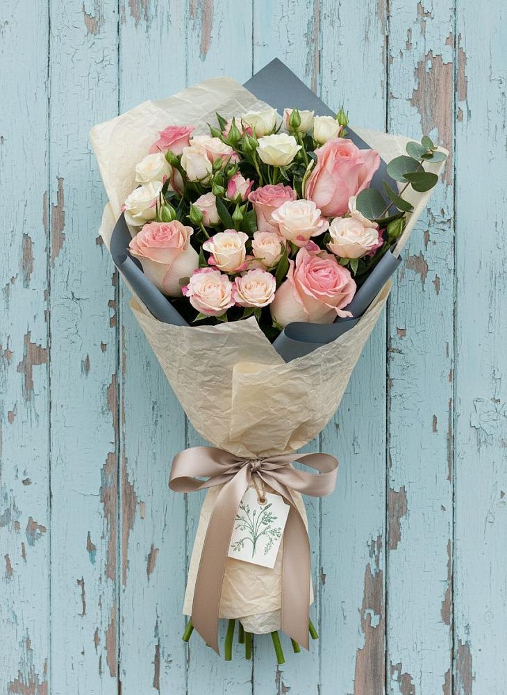 Букет цветов из: Розы в Начале