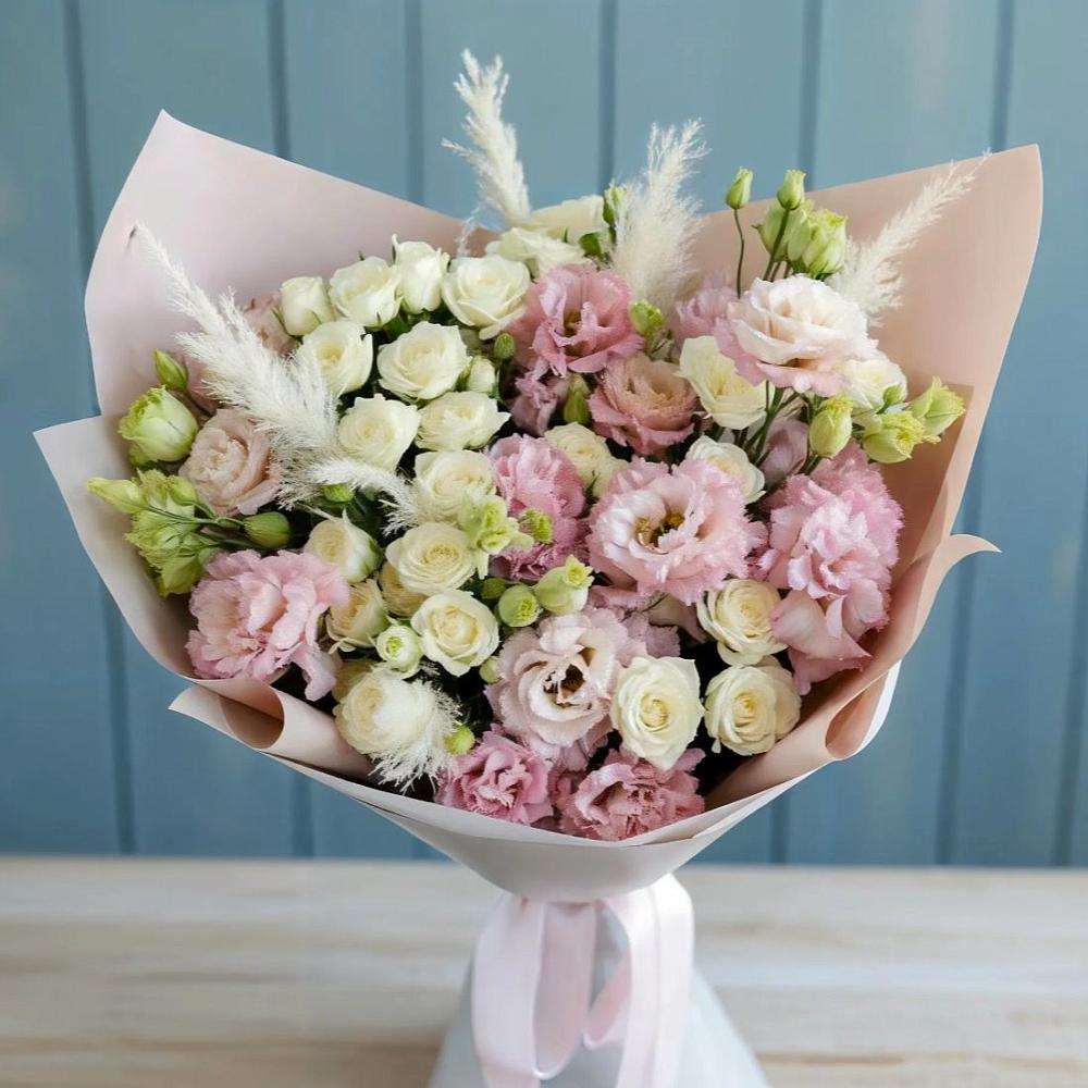 Букет цветов из: Альстромерии и Розы в Начале