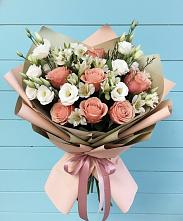 Букет цветов из:  Розы, Альстромерии и Лизиантусы в Начале