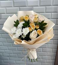 Букет цветов из:  Розы и Хризантемы в Начале