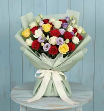 Букет цветов из:  Розы в Начале