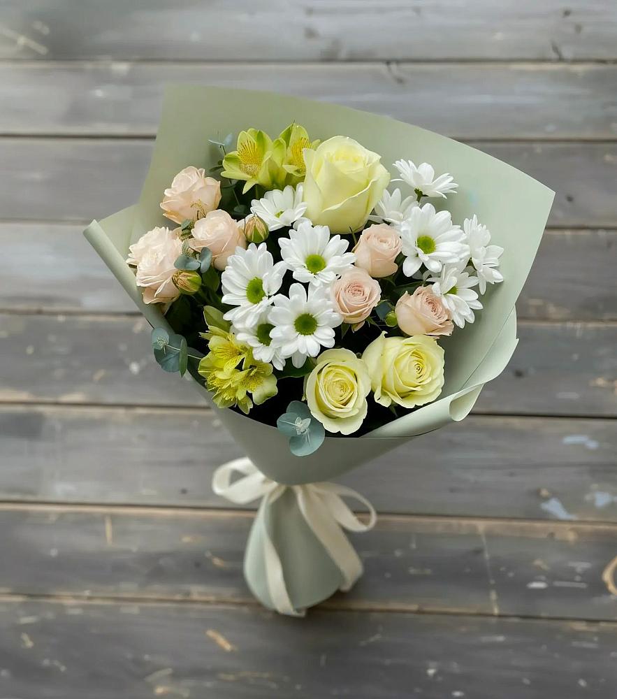Букет цветов из: Альстромерии, Розы и Хризантемы в Начале