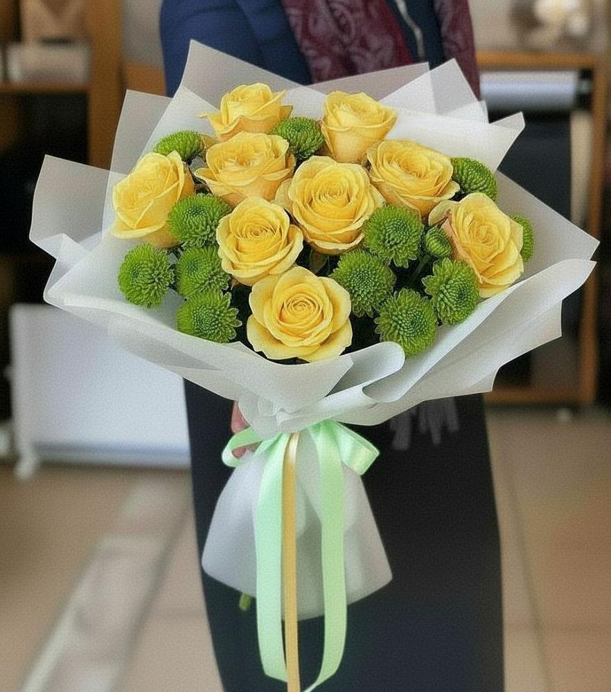 Букет цветов из: Хризантемы и Розы в Начале