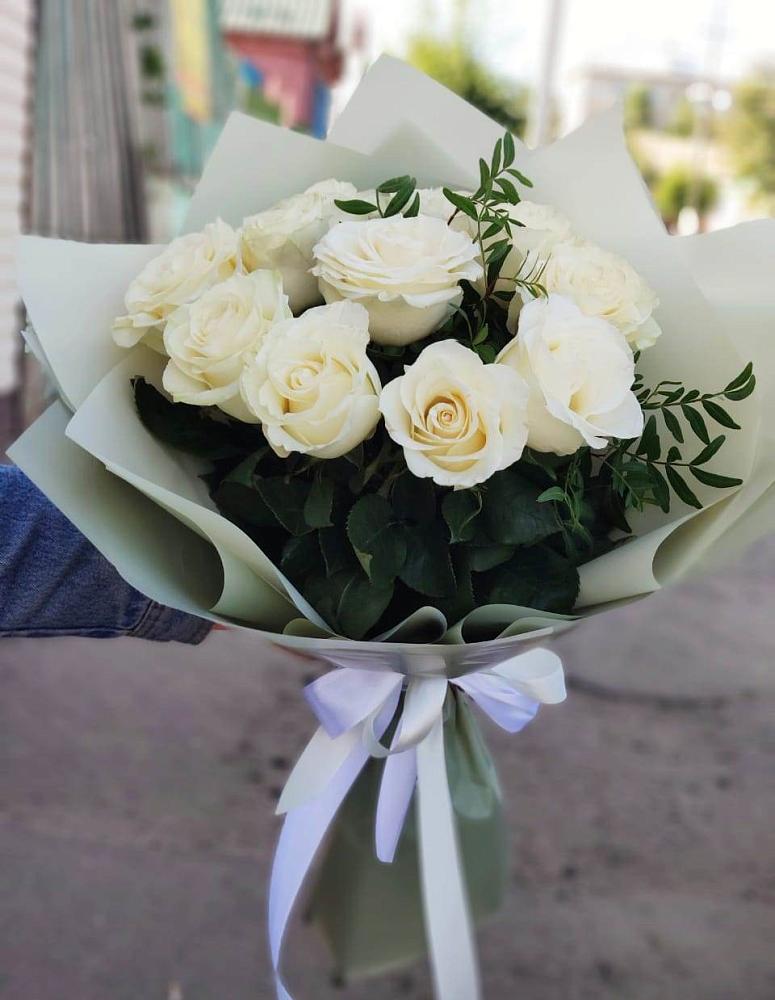 Букет Белые розы Проуд в Начале