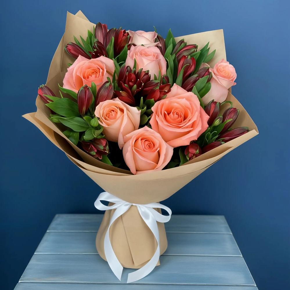 Букет цветов из: Розы и Альстромерии в Начале