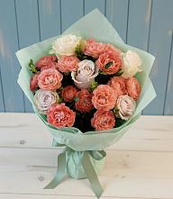 Букет цветов из:  Розы в Начале
