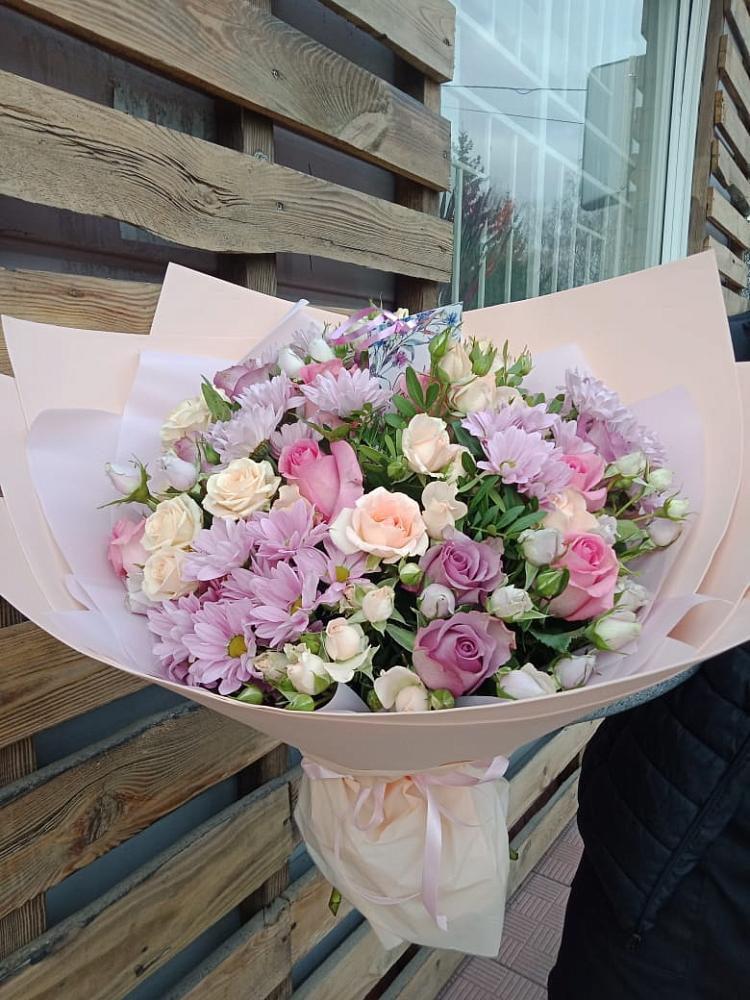 Букет цветов из: Розы и Хризантемы в Начале