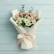 Букет цветов из:  Альстромерии в Начале