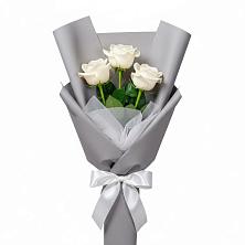 Букет 3 белые розы в Начале