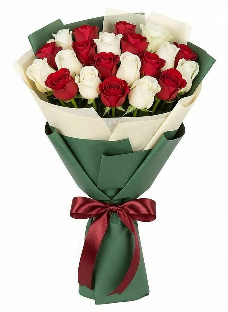 Букет Микс из красных и белых роз в Начале