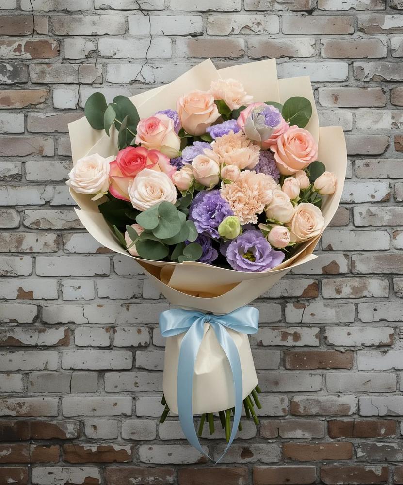 Букет цветов из: Розы, Лизиантусы и Гвоздики в Начале