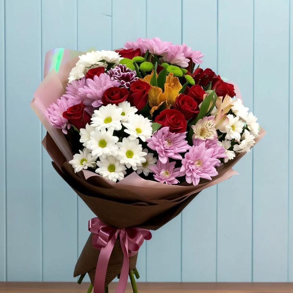 Букет цветов из: Розы, Хризантемы и Альстромерии в Начале