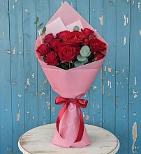 Букет цветов из:  Розы в Начале