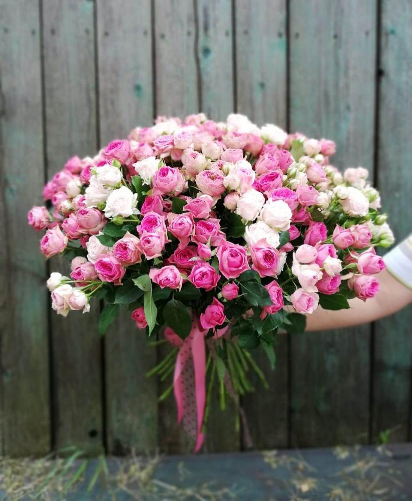 Букет Розовые кустовые розы Натали и Лав Лидия в Начале