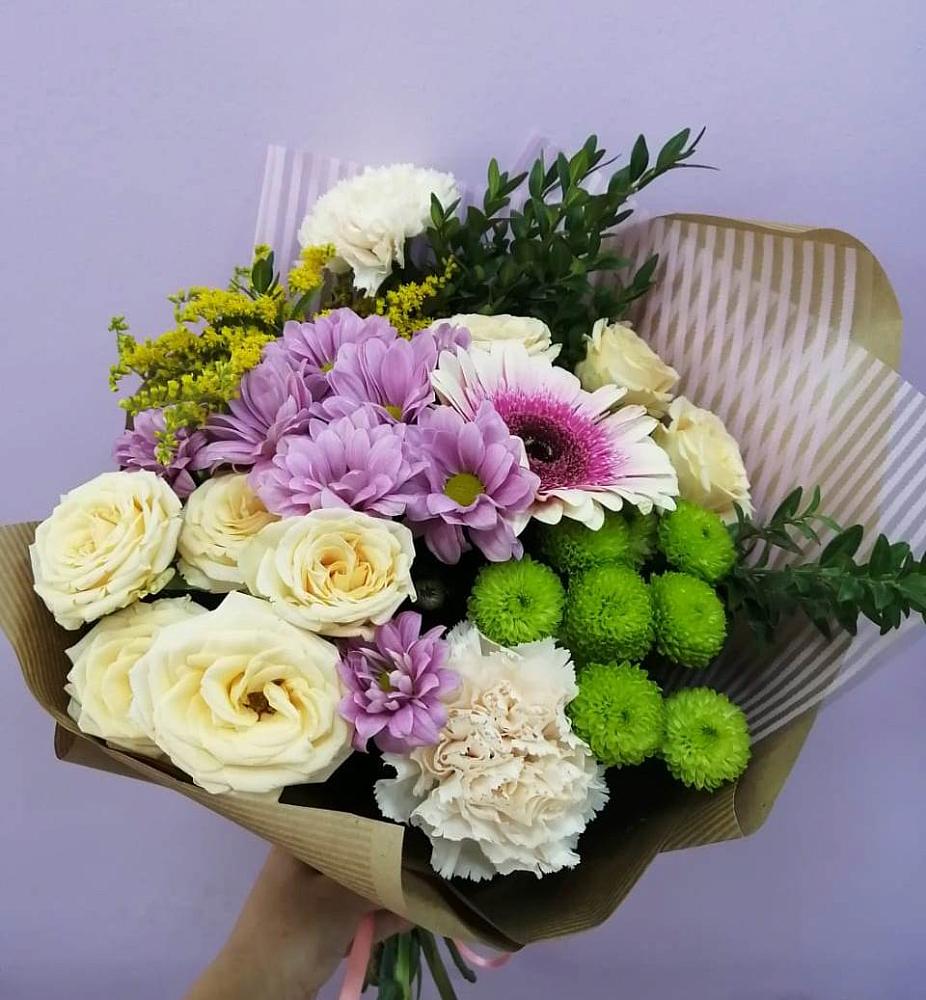 Букет цветов из: Хризантемы, Розы, Гвоздики и Герберы в Начале