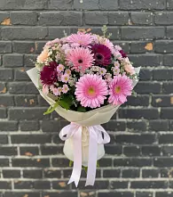 Букет цветов из:  Герберы и Хризантемы в Начале