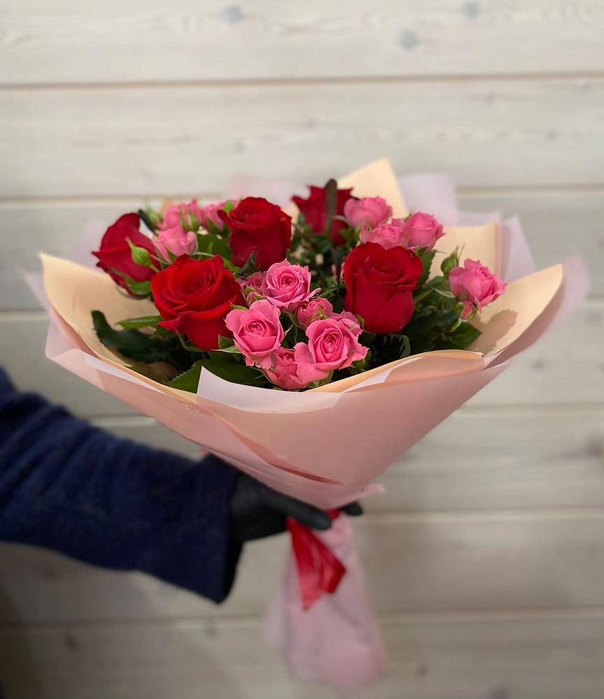 Букет цветов из: Розы в Начале