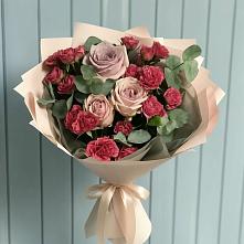 Букет цветов из:  Гвоздики и Розы в Начале