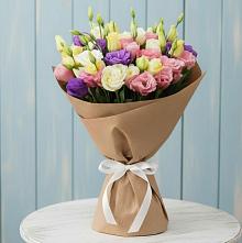 Букет цветов из:  Лизиантусы в Начале
