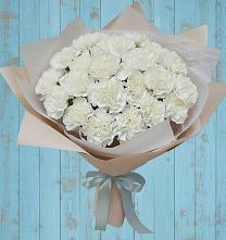 Букет цветов из:  Гвоздики в Начале