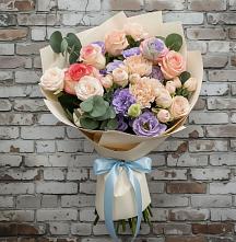 Букет цветов из:  Розы, Лизиантусы и Гвоздики #REPLACE_PRED# Начале