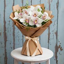 Букет цветов из:  Орхидеи и Розы в Начале