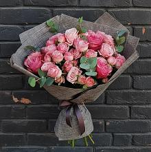 Букет цветов из:  Розы в Начале